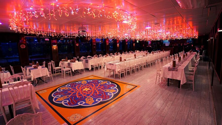 Istanbul: Bosphorus Dinner Cruise with Drinks & Turkish Show - Setting Sail on the Bosphorus at Night