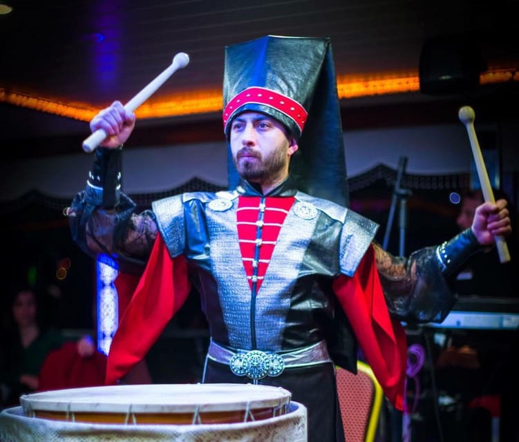Istanbul: Bosphorus Dinner Cruise with Entertainment - The Dinner Spread: Mezes, Salad, Chicken, Fish, or Vegetarian