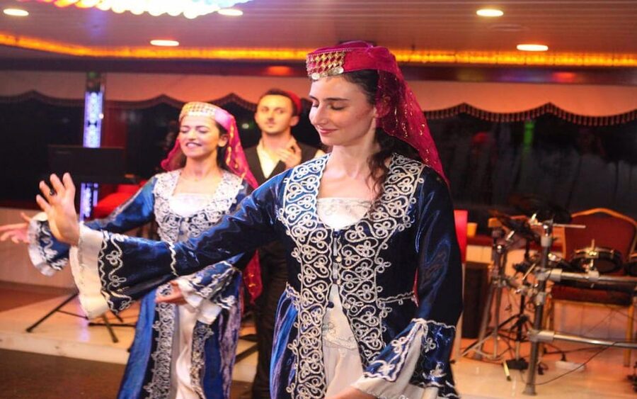 Istanbul: Bosphorus Dinner Cruise with Entertainment - Getting On Board at SEREMONİ: Meeting Point and Timing Reality