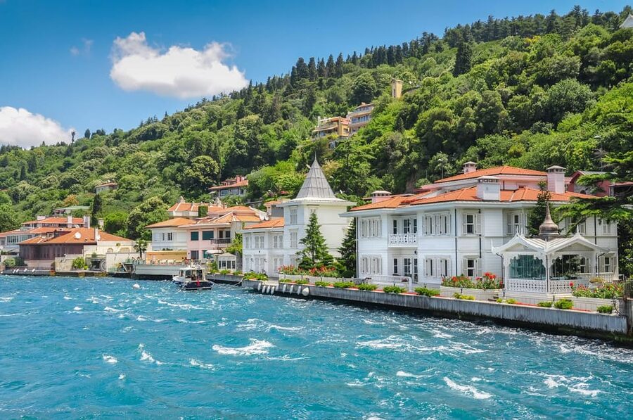 Istanbul: Bosphorus Dinner Cruise with Private Table & Show - Who this cruise is best for (and who may want to skip it)