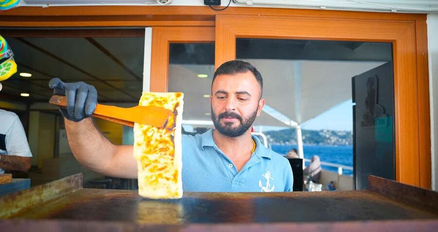 Istanbul: Bosphorus & Golden Horn Cruise Daytime or Sunset - Why a Bosphorus and Golden Horn Cruise Is One of the Easiest Istanbul Wins