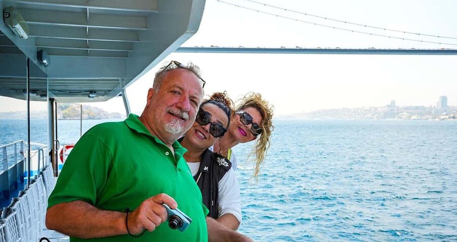 Istanbul: Bosphorus & Golden Horn Cruise Daytime or Sunset - On-Board Comfort, Audio Guide, and How to Get Better Photos