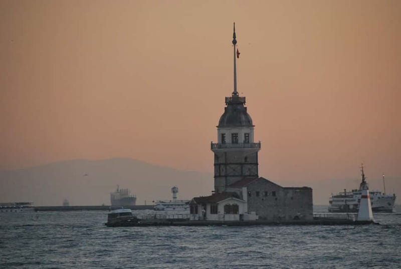 Istanbul: Bosphorus Lunch Cruise with Guide - Key things to know before you go