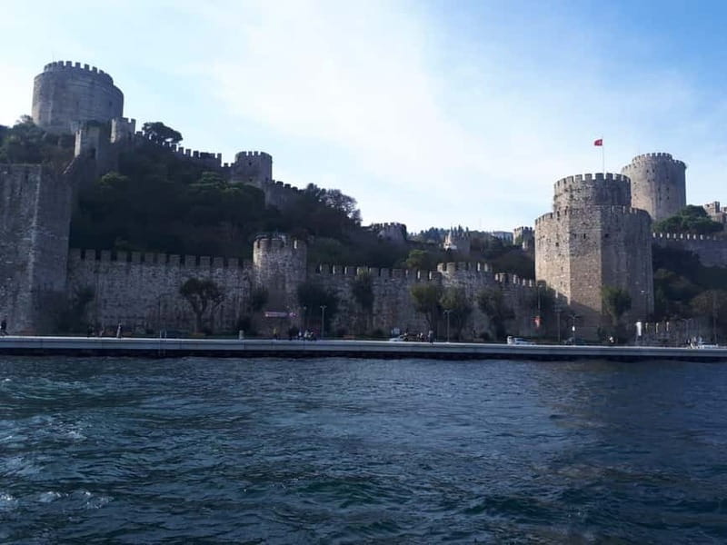 Istanbul: Bosphorus Lunch Cruise with Guide - The English guide: what you gain by slowing down