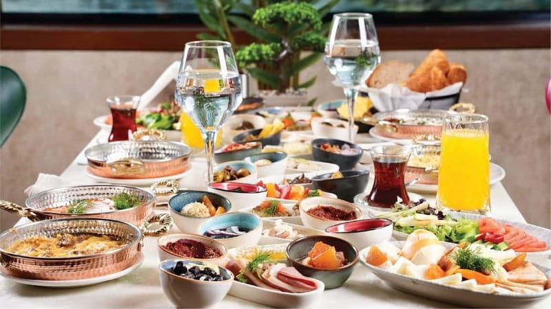 Istanbul: Bosphorus Morning Cruise with Breakfast - Why a Bosphorus Morning Cruise From Kabatas Works So Well