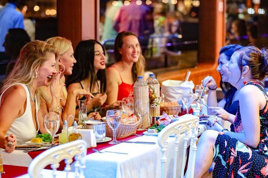 Istanbul: Bosphorus Night Dinner Cruise with Private Table - Dolmabahce and Çırağan stops on the way to the water