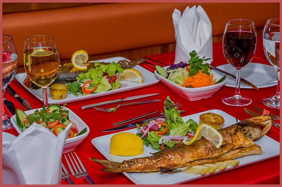 Istanbul: Bosphorus Night Dinner Cruise with Private Table - Unlimited drinks, including the raki crowd