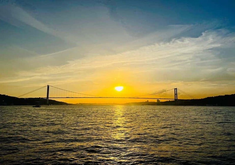Istanbul: Bosphorus Private Guided Yacht Cruise with Snacks - Küçüksu Palace and Beylerbeyi Palace: Two More Waterfront Statements