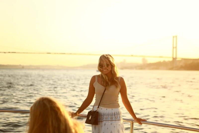 Istanbul: Bosphorus Private Guided Yacht Cruise with Snacks - Meeting in Kuruçeşme Park, Finding the Yacht RIVER