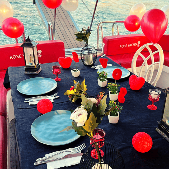 İstanbul: Bosphorus Private Yacht Cruise with Tea and Coffee - Why a Bosphorus yacht beats sightseeing from land