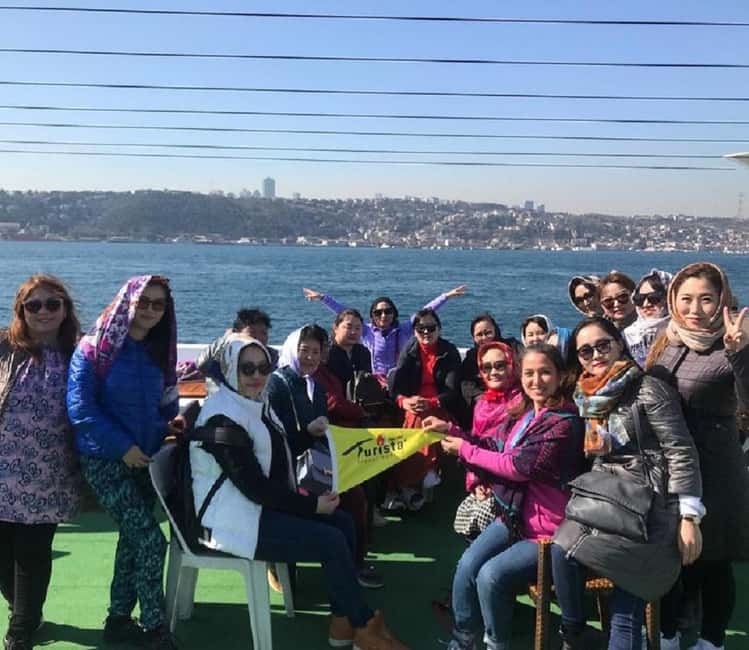 Istanbul: Bosphorus Sightseeing Boat Tour with Guide - Why the Bosphorus Strait Is the Best Moving Viewpoint in Istanbul