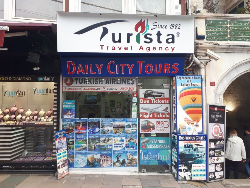 Istanbul: Bosphorus Sightseeing Boat Tour with Guide - The Live English Guide: Turning Views Into Understanding