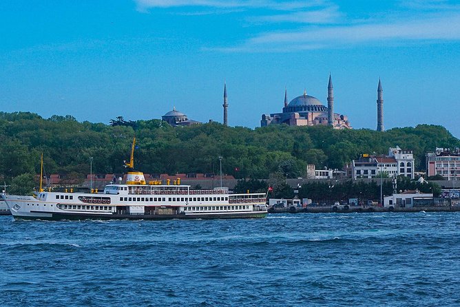 Istanbul Bosphorus Sightseeing Cruise - Shared Boat Reality: Seating, Crowds, and View Management