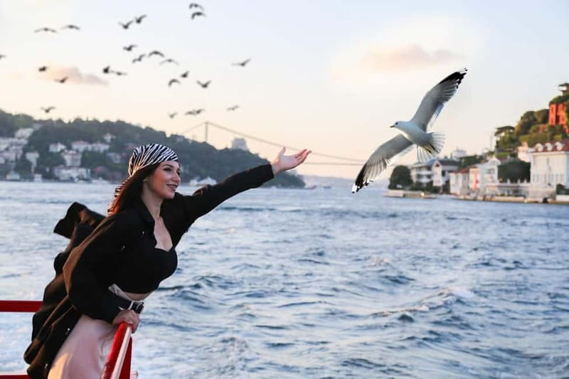 Istanbul: Bosphorus Sightseeing Cruise Tour with Audio Guide - Key highlights worth planning around