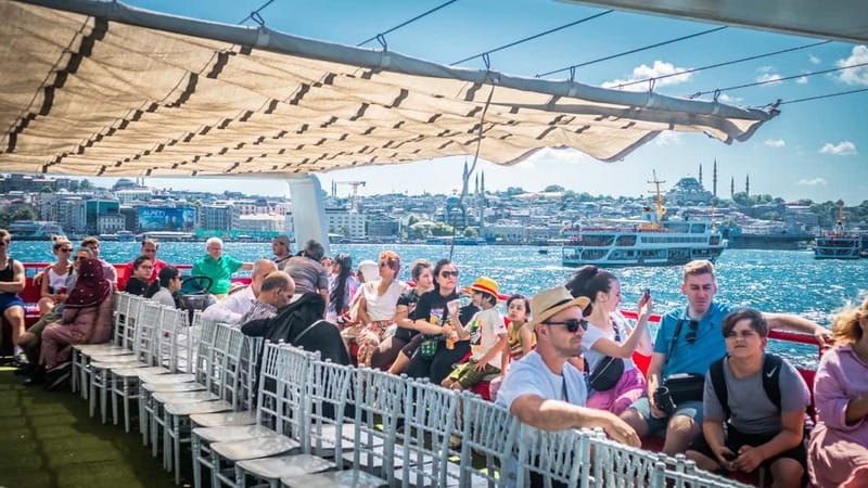 Istanbul: Bosphorus Sightseeing Cruise Tour with Audio Guide - Deck comfort, restrooms, and the real tea situation