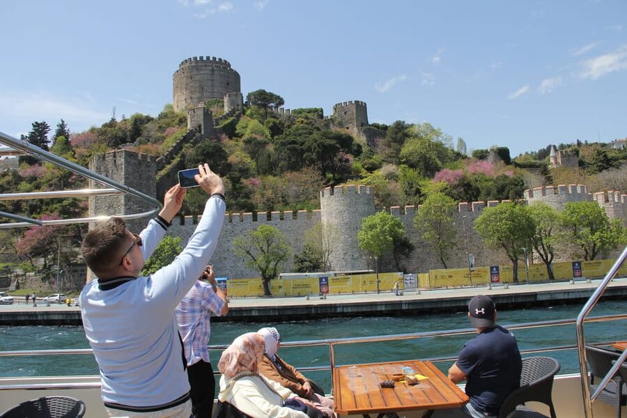 Istanbul: Bosphorus Strait and Black Sea Lunch Cruise - Who should book this cruise to Anadolu Kavağı, and who should skip it
