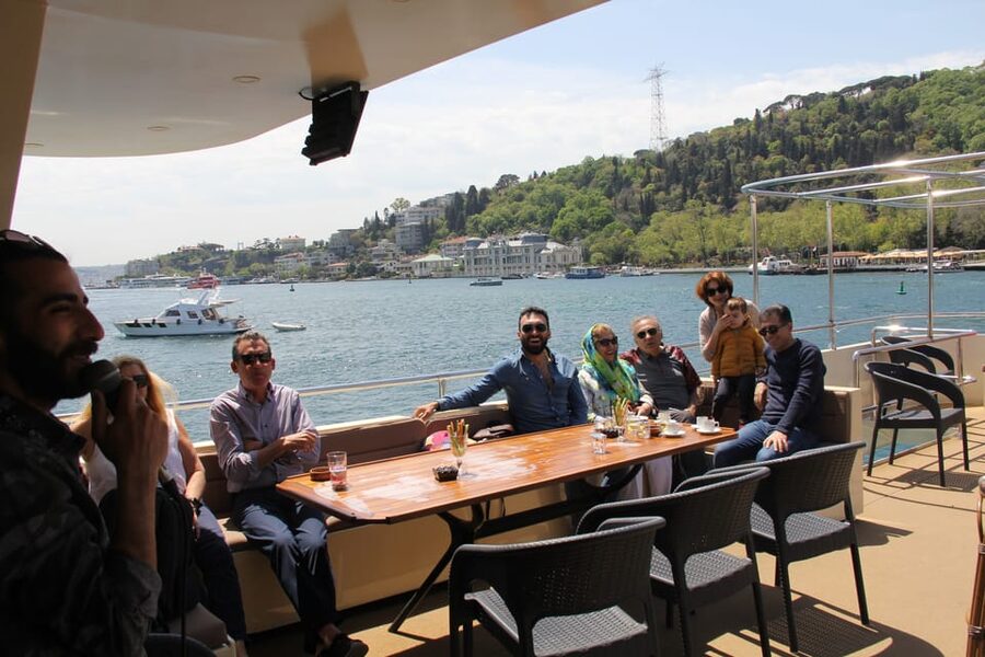 Istanbul: Bosphorus Strait and Black Sea Lunch Cruise - Bridges and fortresses: how the guide turns landmarks into a story you can remember