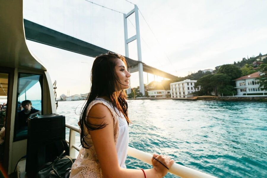 Istanbul: Bosphorus Strait Sightseeing Cruise & Audio Guide - Why a Bosphorus cruise is the fastest way to get your bearings