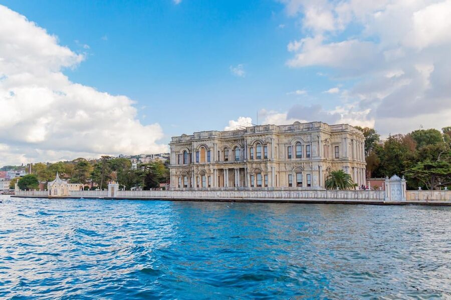 Istanbul: Bosphorus Strait Sightseeing Cruise & Audio Guide - Bosphorus Bridge photo stop: your big scale moment