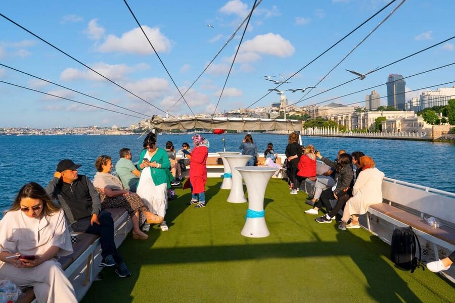 Istanbul: Bosphorus Strait Sightseeing Cruise & Audio Guide - Kabataş to Dentur Avrasya, where you actually start
