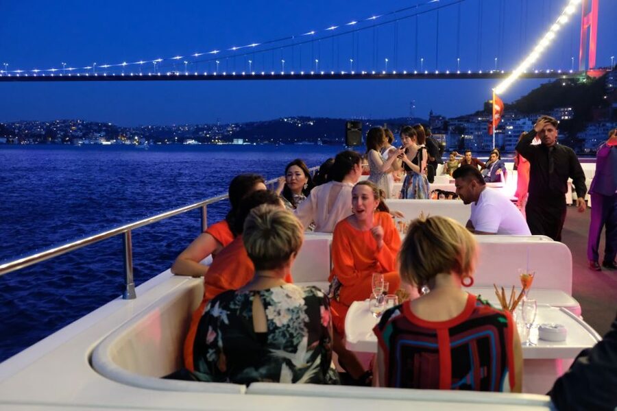 Istanbul: Bosphorus Sunset Cruise with Dinner - Key things to know before you go