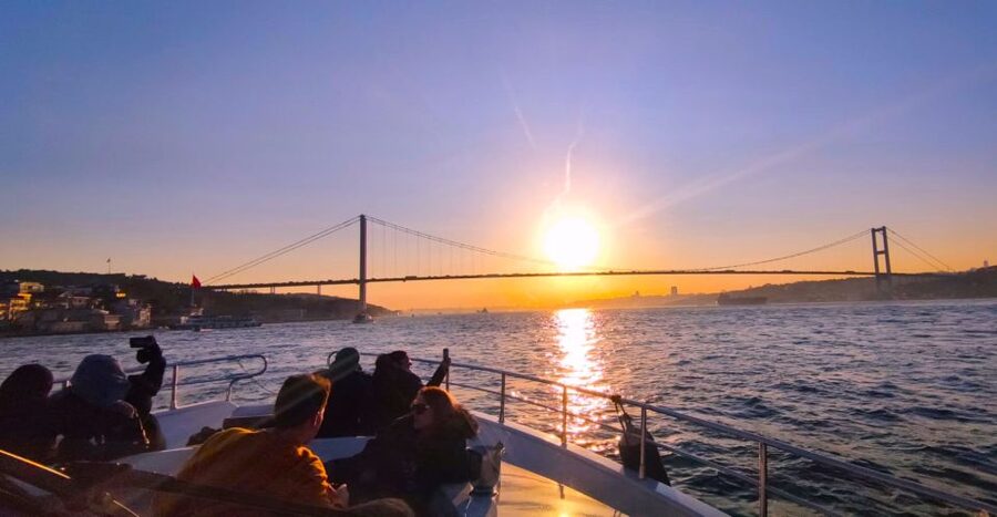 Istanbul: Bosphorus Sunset Cruise with Dinner - Why this Bosphorus sunset cruise hits different