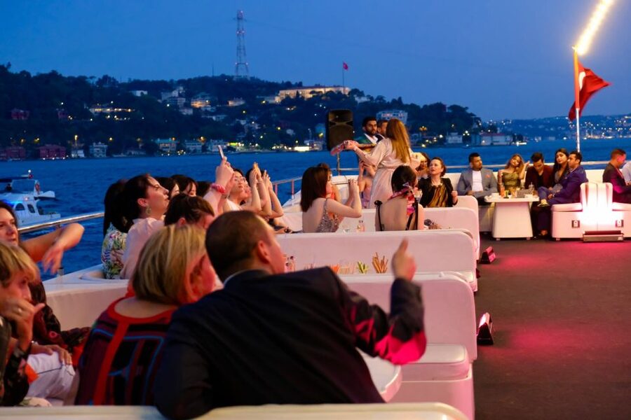 Istanbul: Bosphorus Sunset Cruise with Dinner - Your route on the water, stop by stop