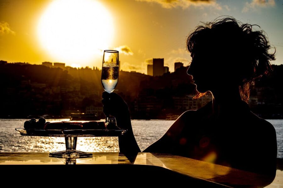 Istanbul: Bosphorus Sunset Cruise with Drinks & Snack - Price and value: why this can be a bargain in Istanbul