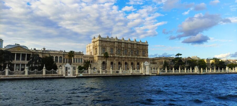 Istanbul: Bosphorus Sunset Cruise with Snacks and Wine - Key Things You’ll Notice on This Bosphorus Sunset Cruise