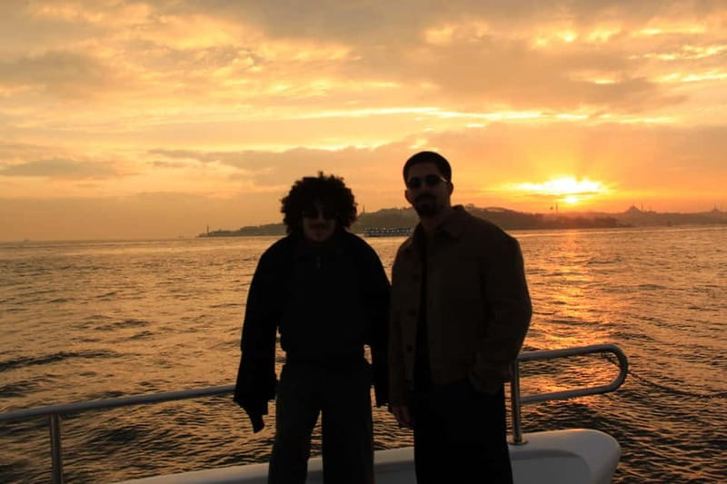 Istanbul: Bosphorus Sunset or Night Yacht Cruise & Transfers - Photo timing and how to enjoy the views without overthinking it
