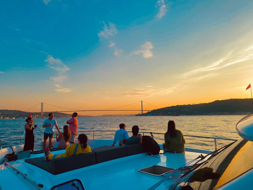Istanbul: Bosphorus Sunset Yacht Cruise with Live Guide - Fortresses and the Fatih Sultan Mehmet Bridge: the “big scale” moment