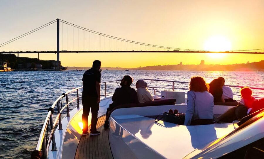 Istanbul: Bosphorus Sunset Yacht Cruise with Live Guide - The $35 value question: what you really get in 2.5 hours