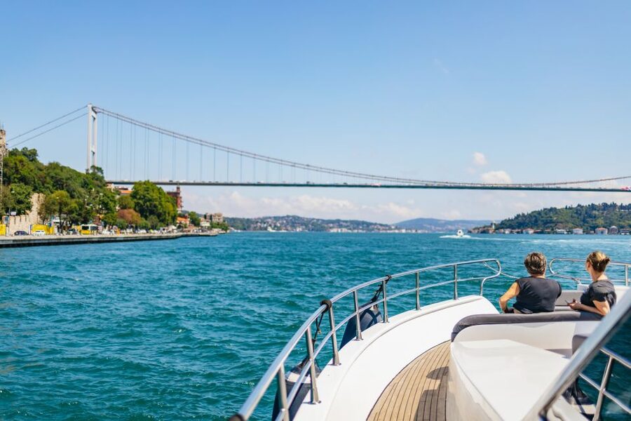 Istanbul: Bosphorus Yacht Cruise with Stopover on Asian Side - Key highlights worth your attention