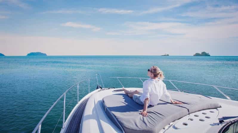 Istanbul: Bosphorus Yacht Cruise - Where you board: Kabataş or Abdülezelpaşa, then straight into the strait