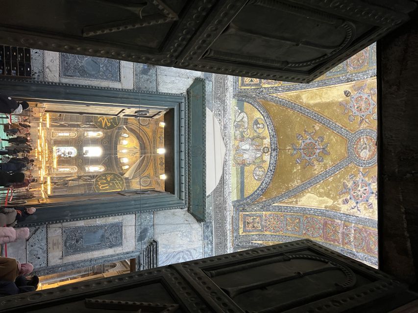 Istanbul: City Highlights Group Tour with Hagia Sophia Entry - Sultan Ahmed Mosque (Blue Mosque): Clean Lines, Big Presence