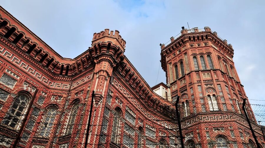 Istanbul: Colorful Fener & Balat Walking Tour w/Expert Guide - What to wear and bring so you can actually enjoy the walk
