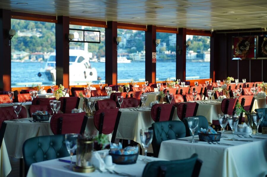 Istanbul: Dinner Cruise and Entertainment with Private Table - A Night Cruise That Turns Istanbul’s Two Continents Into a Stage