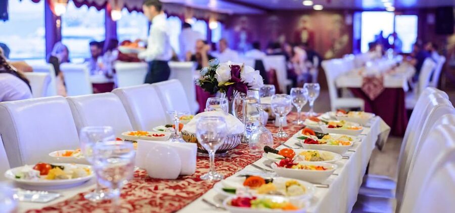 Istanbul: Dinner Cruise on the Bosphorus - The Best View Moments: When to Get Outside