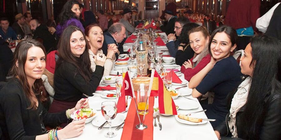 Istanbul: Dinner Cruise on the Bosphorus - Logistics That Affect Your Comfort: Weather, Air Conditioning, and Timing