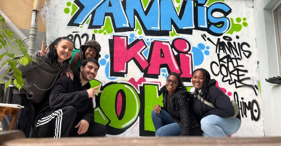 Istanbul: Do Street Art with Local Artists at Home Garden - Getting there from Sultanahmet or Taksim, without losing your mind