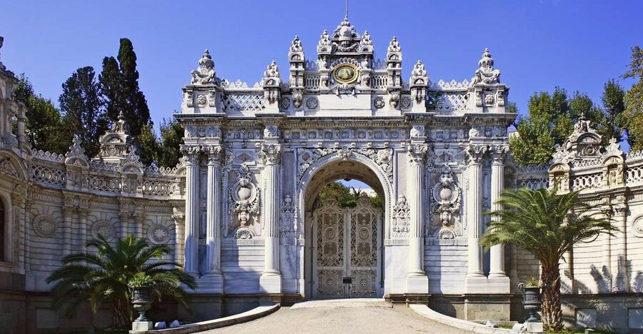 Istanbul: Dolmabahce Palace and Grand Bazaar Tour - Inside Dolmabahce Palace: What You’ll See and Why It Matters