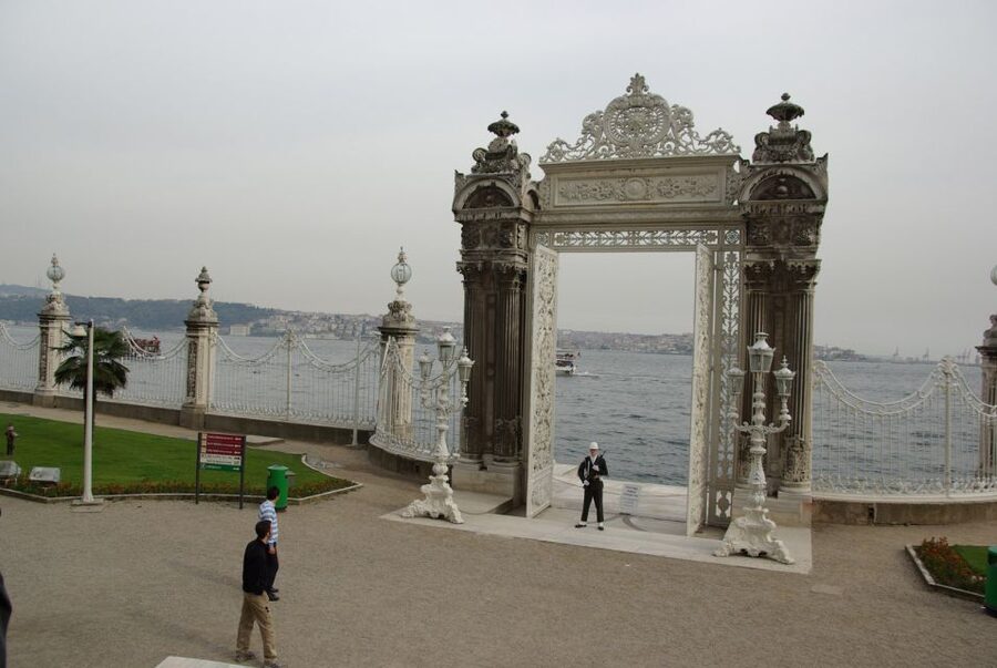 Istanbul: Dolmabahce Palace and Grand Bazaar Tour - Ataturk Anecdotes and Bosphorus Planning for Photos