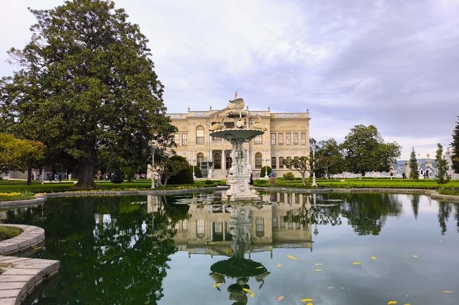 Istanbul: Dolmabahce Palace and Harem Skip-the-Line Ticket - Dolmabahçe Palace on the Bosphorus: what you’re really paying for