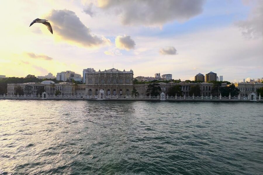 Istanbul: Dolmabahce Palace and Harem Skip-the-Line Ticket - Entering smoothly: skip the line, then do security like everyone else