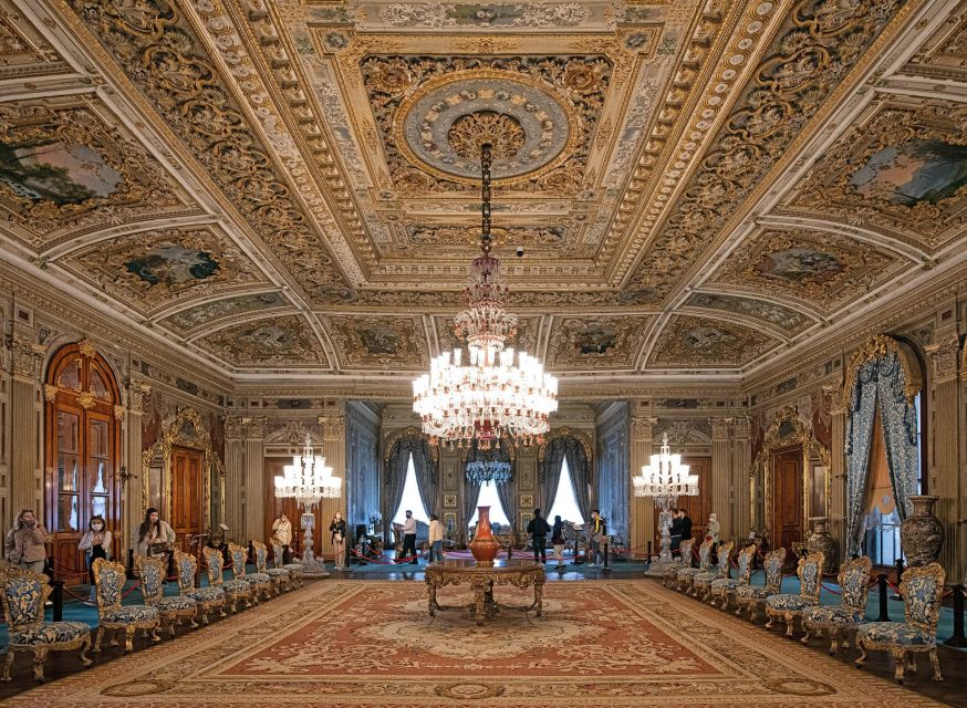 Istanbul: Dolmabahce Palace Tour and Bosphorus Yacht Cruise - Small details that can change your experience
