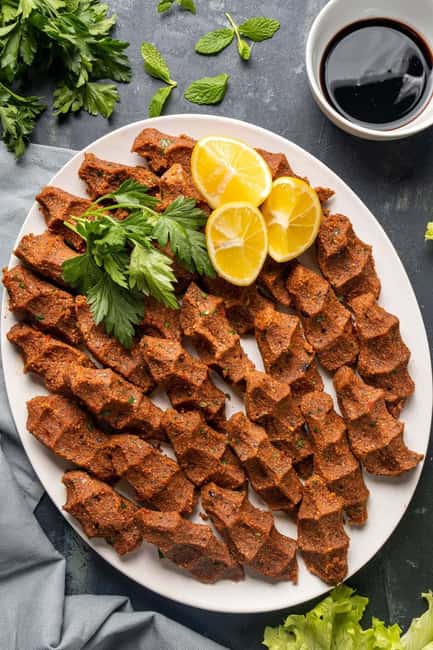 Istanbul: Eat Like a Turk with a Local Guide - The 40-minute regional food stop: how the dishes fit together