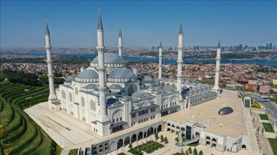 Istanbul: Europe and Asia Tour By Bus And Bosphorus Cruise - Europe to Asia in one day, Bosphorus Bridge hop plus 1.5 hours on the water