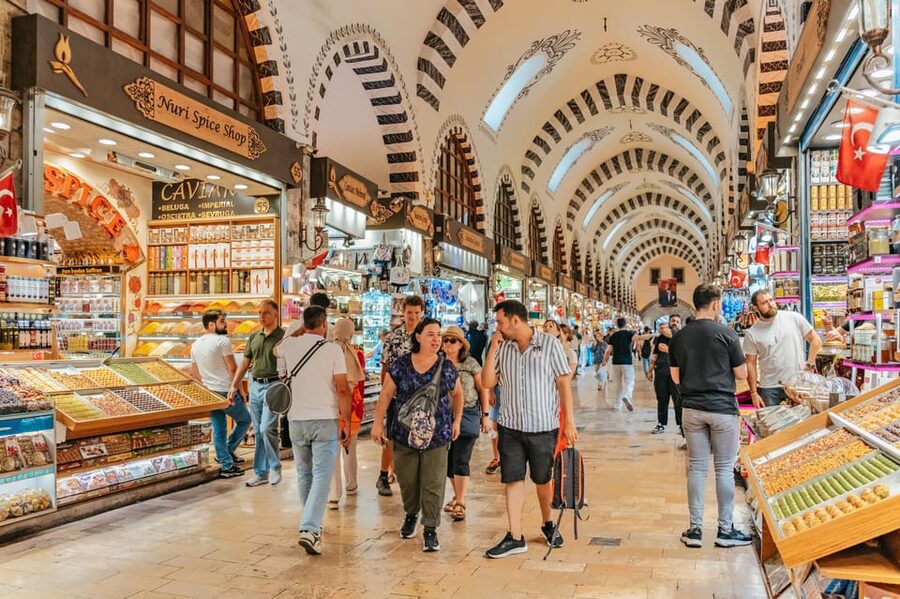 Istanbul: European and Asian Side Guided Foodie Walking Tour - Quick Highlights for Your Planning