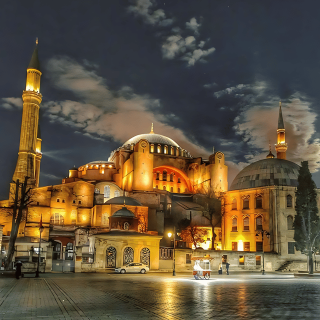 Istanbul: Exclusive Istanbul Night Tour with Private VIP Car - Getting in and out smoothly, with less nighttime traffic stress