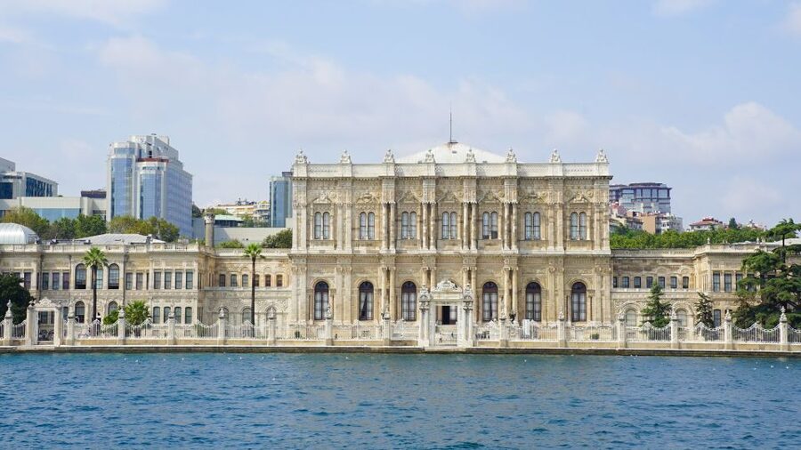 Istanbul: Explore Bosphorous on a Sunset Boat Cruise - Rumeli Hisarı to Kuleli, and turning toward the Asian coast
